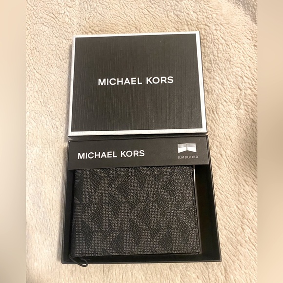 Michael Kors Black Textured Wallet Men - Picture 1 of 3